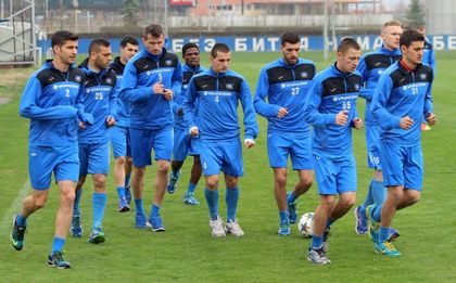 Левски възстановява, Менголо здрав