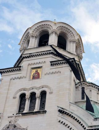 Синодът изригна срещу петолевката за вход в