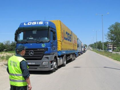 Ето по кои пътища забраняват тировете по празниците