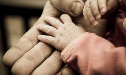 Казус: Дете на българска джебчийка остава при британци