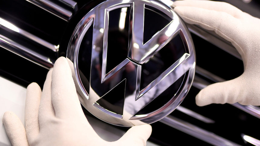 Синдикатът на Skoda: Заводът на Volkswagen ще бъде в България или Турция