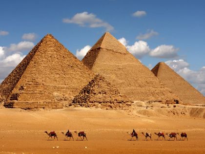 Археолози ще сканират египетските пирамиди с космически лъчи