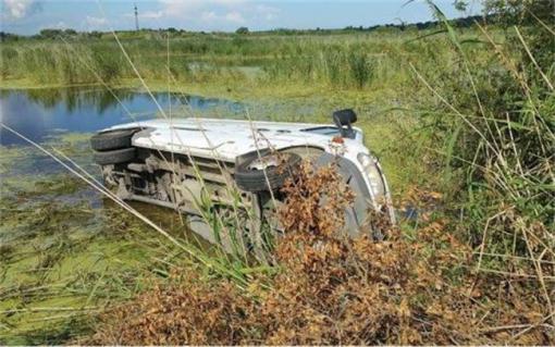 39-годишен шофьор от Пловдив с над 3 промила в кръвта едва не уби жена! Колата е разбита, а пострадалата е в болница