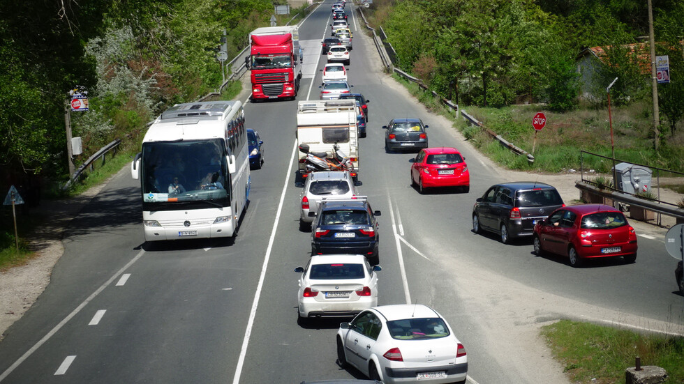 Очаква се засилен трафик по пътищата в страната