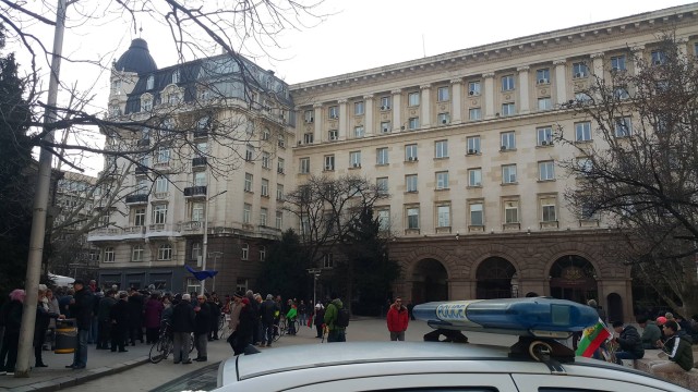 Протест срещу президента Радев заради позицията му за Венецуела