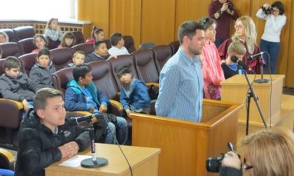 Четвъртокласници "осъдиха" престъпник в Пловдив (снимки и видео)