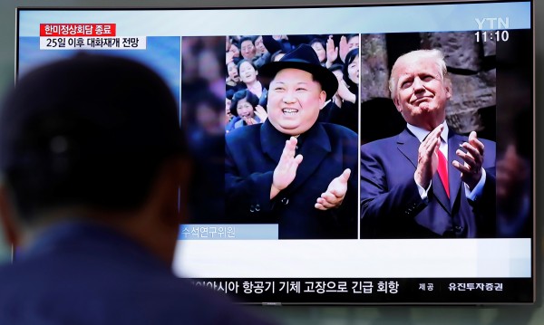 Северна Корея: Срещата на върха със САЩ зависи от тях