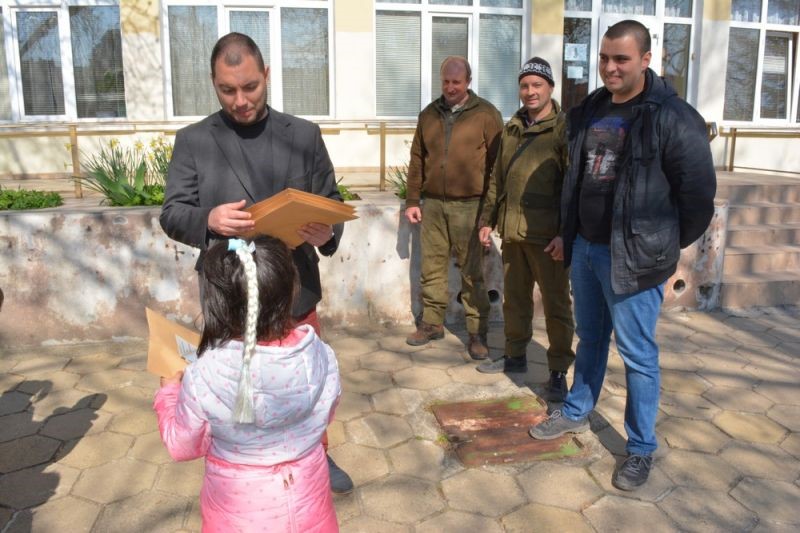 Сливен: Общинско предприятие „Земеделие, гори и водни ресурси“ и деца от детски градини засадиха фиданки за Седмицата на гората