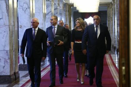 Започна заседанието на КСНС при президента Румен Радев за антикорупционните законодателни мерки