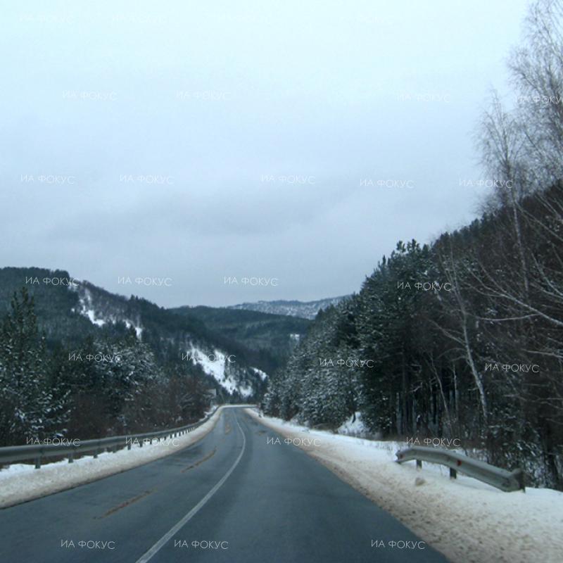 Образувала се е снежна покривка на главен път I-4 София - Велико Търново на около 20 км преди Велико Търново