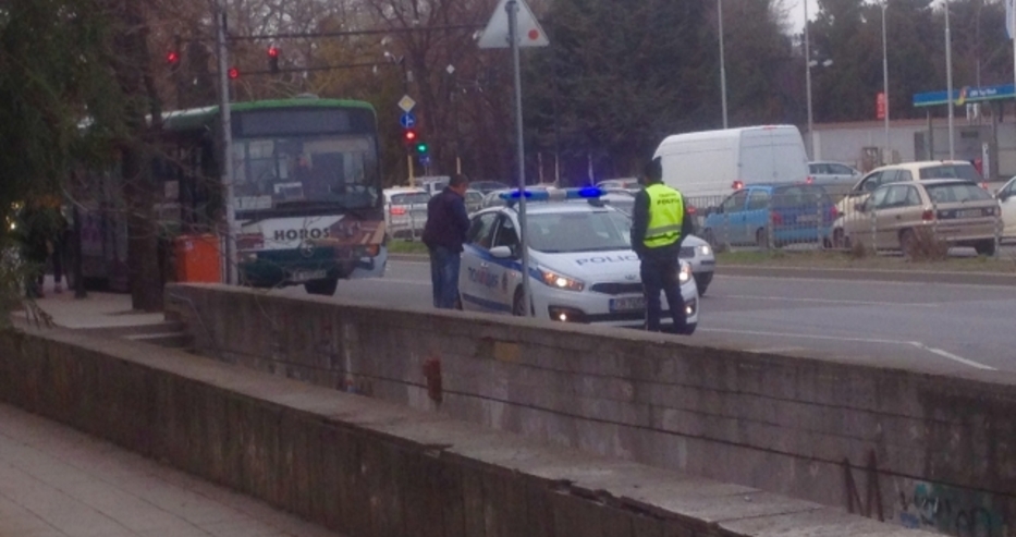 Защо вратата на автобуса затисна крака на дете във Варна? От полицията заявиха, че грешката е на шофьора