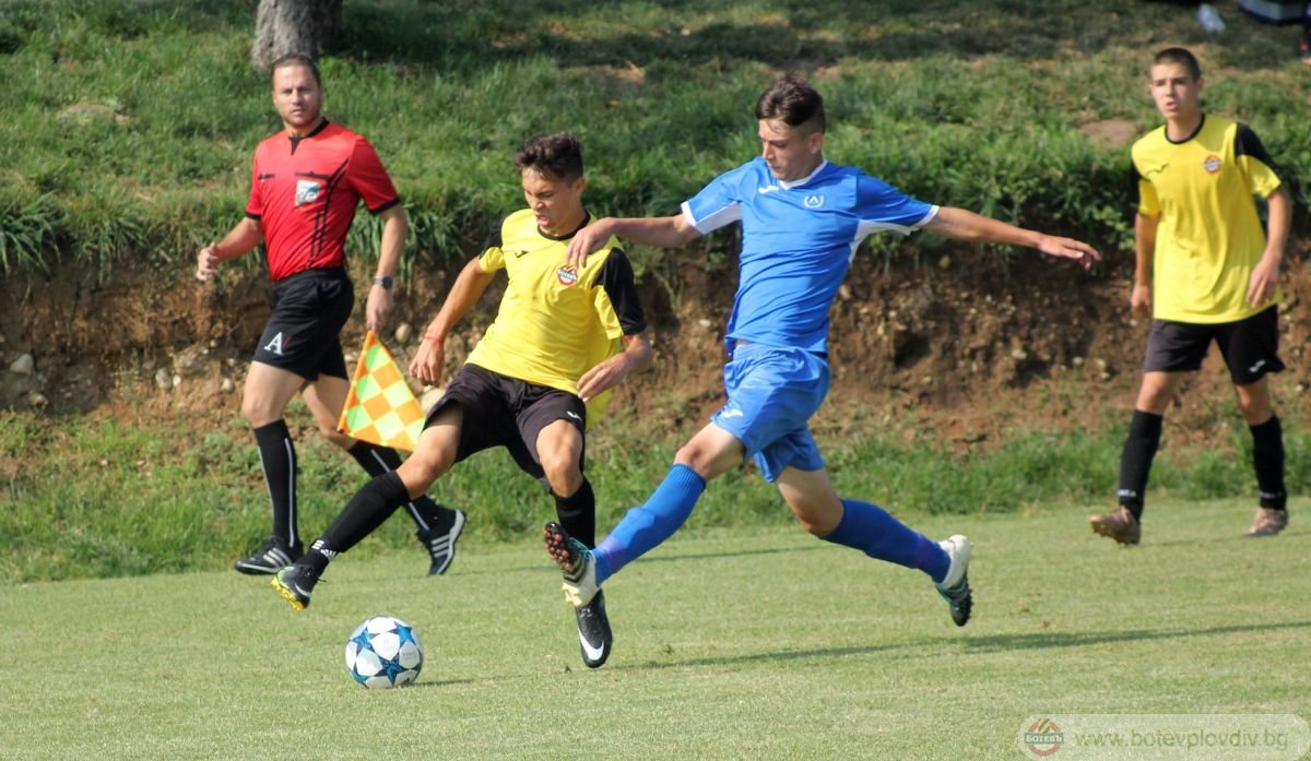 Ботев U17 и Левски U17 направиха зрелищно реми преди старта на сезона (СНИМКИ)