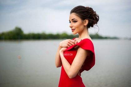 Най-красивата абитуриентка за 2016-а е от Пловдив! (СНИМКИ)
