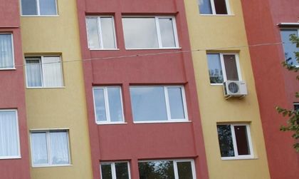 Цените на жилищата ни растели умерено