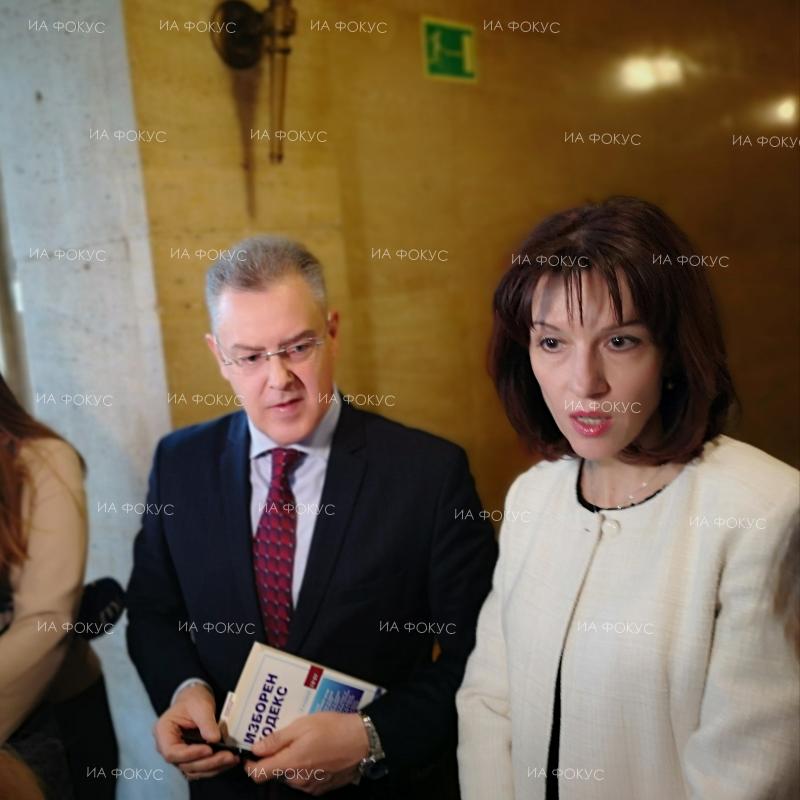 Камелия Нейкова, ЦИК: Допустимо е сегашният състав на Комисията да продължи да осъществява правомощията си и след изтичане на мандата