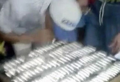 Запечатаха на ВИДЕО 18+ как затворници се редят на опашка, за да....смъркат кокаин
