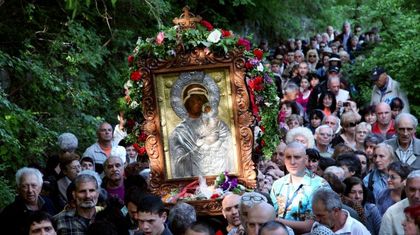 Литийно шествие с иконата на Богородица в Бачковския манастир