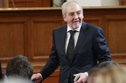 Хванаха Местан в лъжа за секретни документи