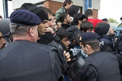 Под лупа: Разгонената мъжка глутница в Кьолн поляризира Германия