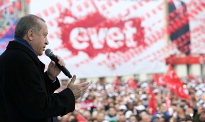 Турските граждани в чужбина вече гласуват на референдума