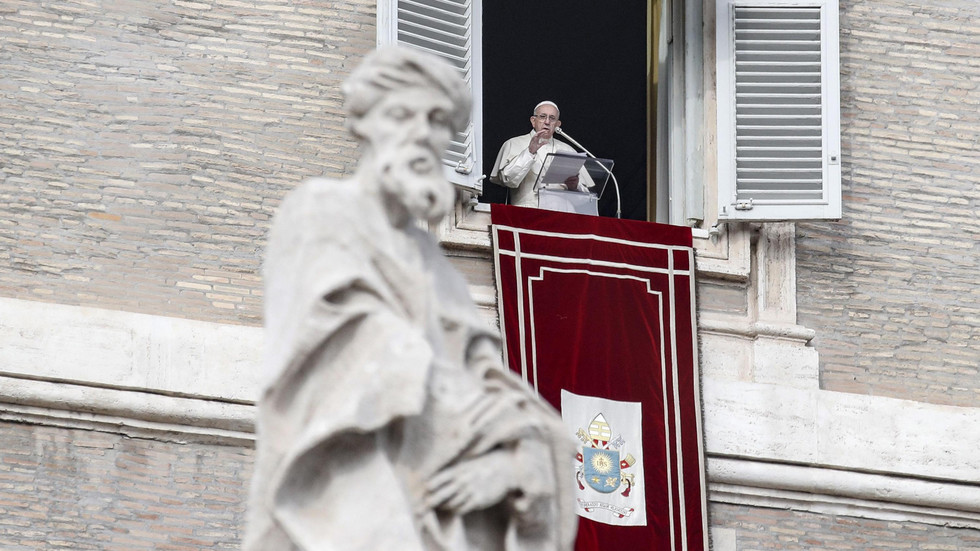 Папа Франциск е срещу хомосексуалните свещеници