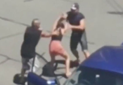 Безумна агресия в Бургас: Джигит преби шофьорката Диана заради...