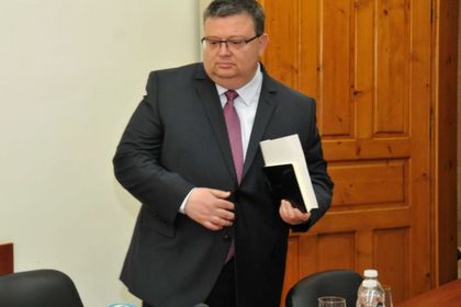 Цацаров разпореди проверка за субсидиите на партиите
