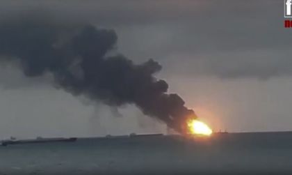 Най-малко 11 жертви взе пожар на два кораба в Черно море