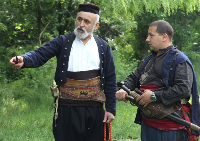Войвода с модерен часовник вдига въстание на Лаута СНИМКИ