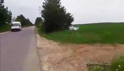 В нарушение ли са полицаите, дебнещи в храстите с радар?