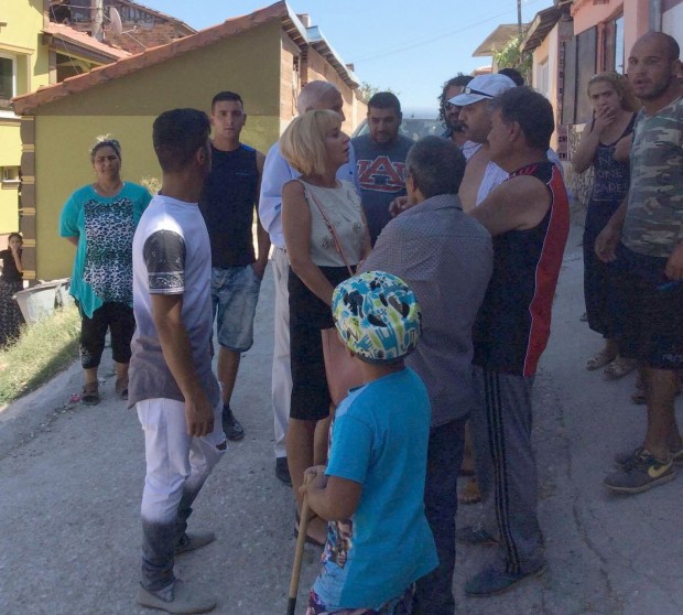 Ромите в Асеновград говорили с децата на турски, обвиниха учителите, че не ги учат на български