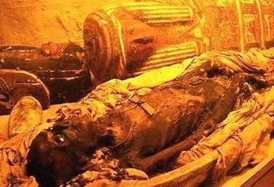 Археолози откриха шест мумии в Египет
