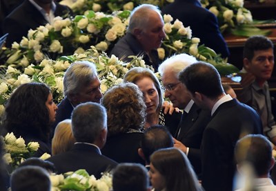 В Генуа започна траурната церемония за жертвите на рухналия мост