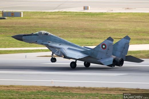 Defense News: България подписва първия договор за нов изтребител в края на 2016!