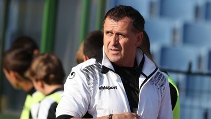 Симеон Райков изригна срещу Акрапович: Доведе си целия квартал в Локомотив и се държи като тиранин