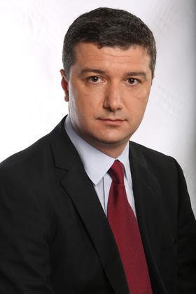 Драгомир Стойнев, БСП: Предложенията на ГЕРБ и ДПС за партийната субсидия ще доведе до изчезване на партиите - така се застрашава демокрацията
