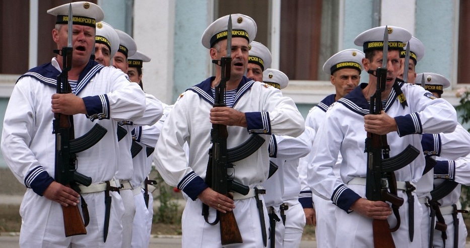 Кадетите от Военноморското училище във Варна получиха повишение в следващо военно звание (снимки)