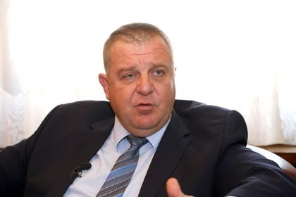 Каракачанов посочи изрично кой е най-изгодният вариант за изтребителите