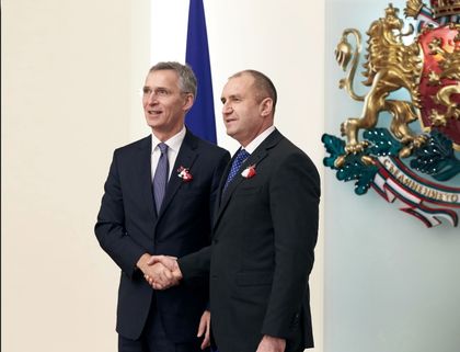 Президентът Румен Радев призова да бъде използван опитът и добрите практики на партньорите от НАТО при провеждането на конкурси за придобиване на въоръжение и отбранително оборудване