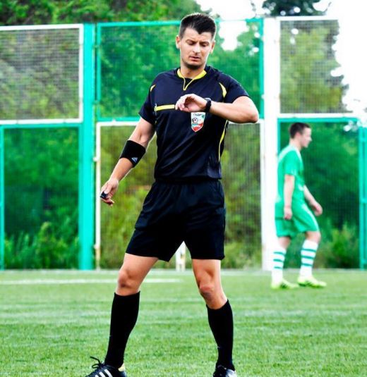 Скандално поведение на съдия в мач при
юношите, душат за "черно тото" Още от деня