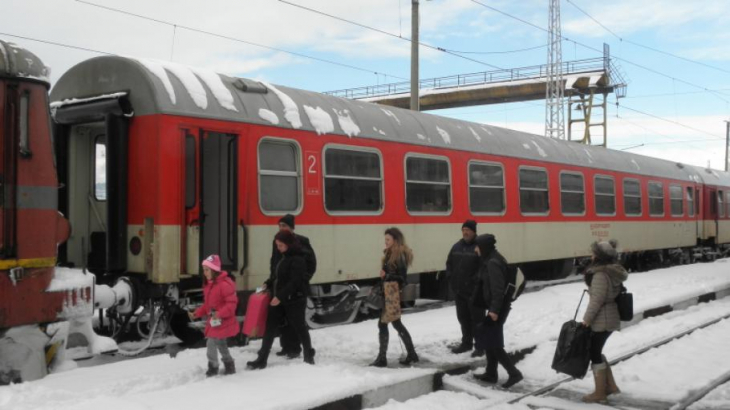 БДЖ осигурява над 8 000 допълнителни места във влаковете за почивните дни по случай Трети март