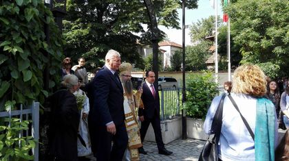 Митрополит Николай отслужи празнична литургия СНИМКИ