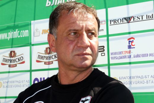 Няколко треньори се натискат да поемат Банско