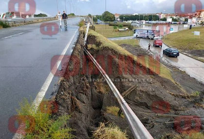Десетки хора в паника за живота си след водния ад в Сарафово