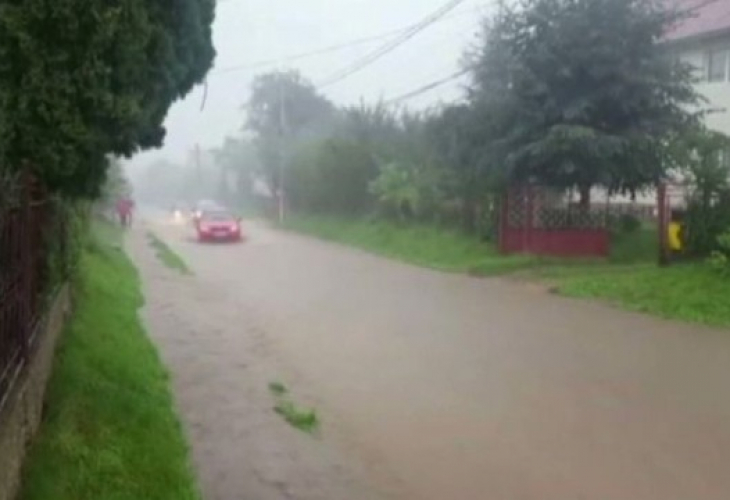В Румъния е страшно! Проливните дъждове не спират, вече има жертва