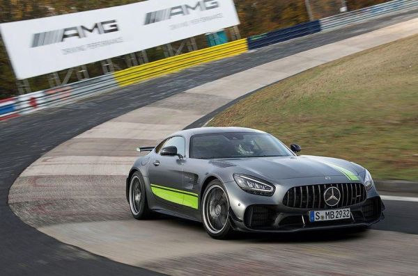 Mercedes-AMG GT R Pro премина Северна дъга с 24 секунди по-бавно от Porsche 911 Вижте как най-новата версия на суперколата завъртя една обиколка на „Нюрбургринг”