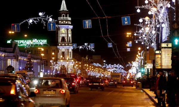 Кола уби двама и рани трима в Санкт Петербург