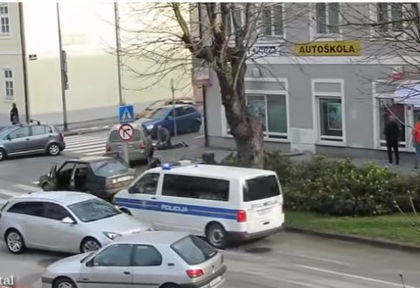 Полицаи закопчаха каналджии на хора в акция като на кино (ЗРЕЛИЩНО ВИДЕО)