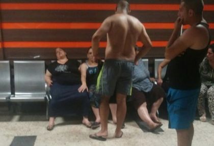Вижте ексклузивни СНИМКИ от мелето след стрелбата между двата ромски клана в Пловдив
