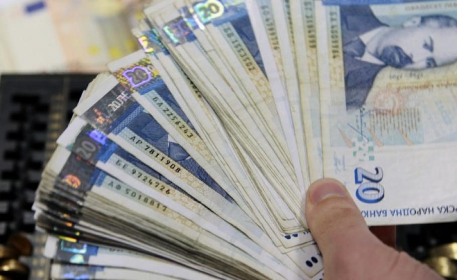 Баба от Асеновград искаше да залови ало измамници и им даде 7 000 лева
